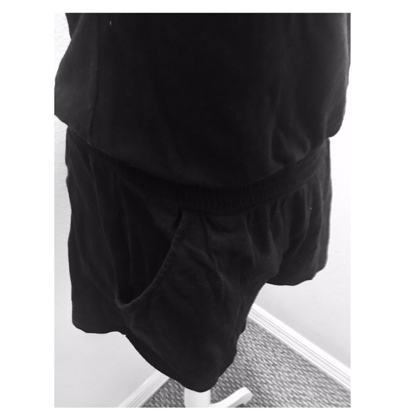 ❌SOLD❌ Forever 21 Black Cozy Romper with Pockets - Picture 6 of 8